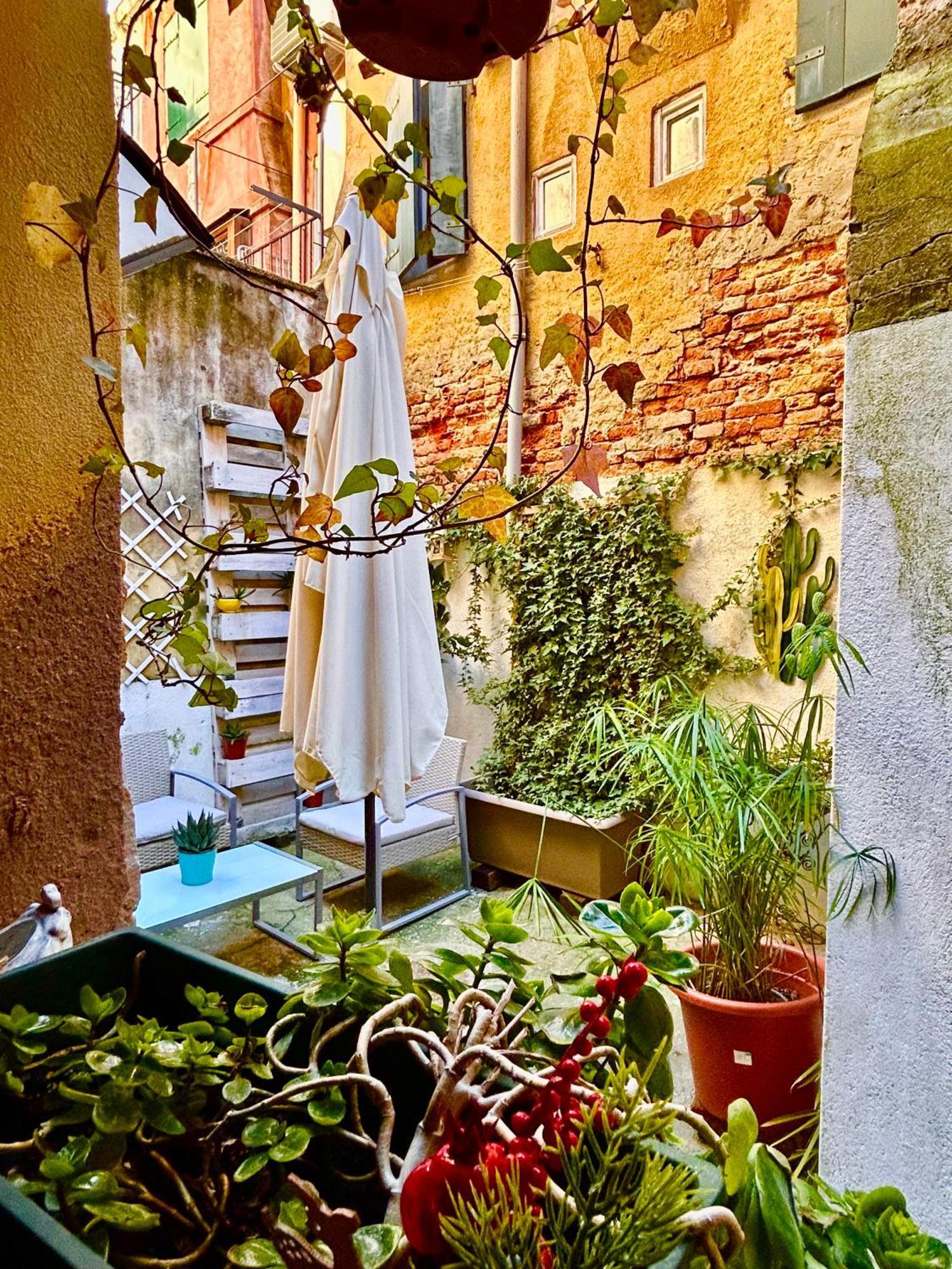 Ca 3 Leoni - Romantic House In The Heart Of Venise Extérieur photo